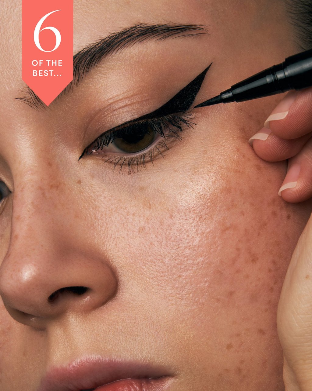 How to Create a Trendy Graphic Liner Look Using Our Pro-Favorite