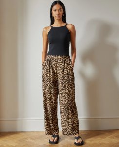 How to Wear Zebra Print Pants For Fall