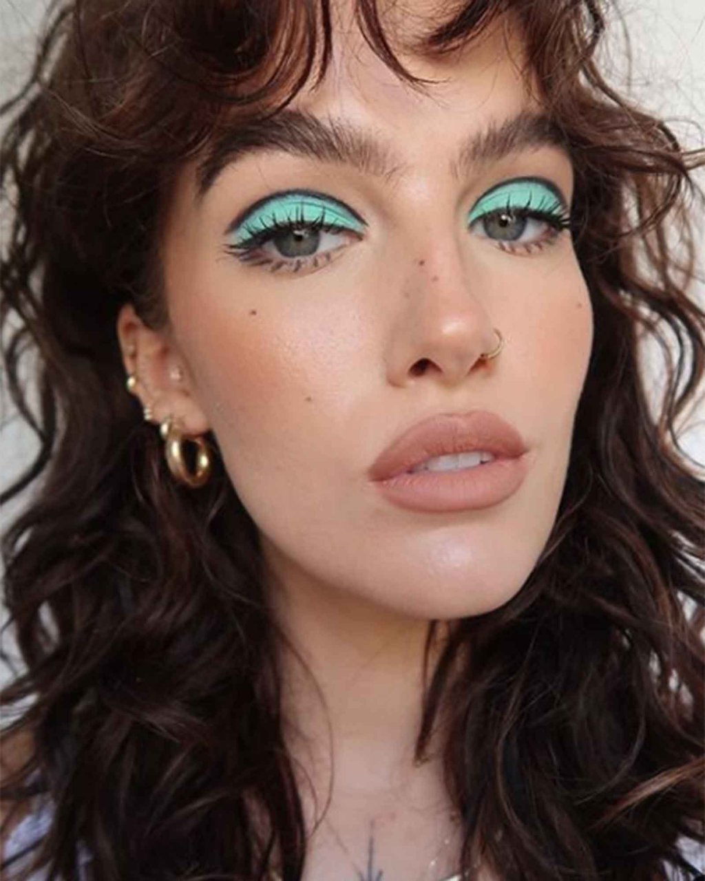 Face Jewel Makeup Ideas To Inspire Your Next Party Look